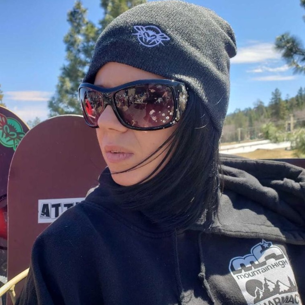Beautifully Embellished Snow Fly FlyGirl Sunnies🖤 - Picture 6 of 10